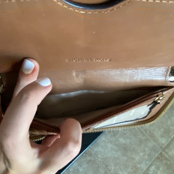 michael kors wallet - Picture 5 of 5